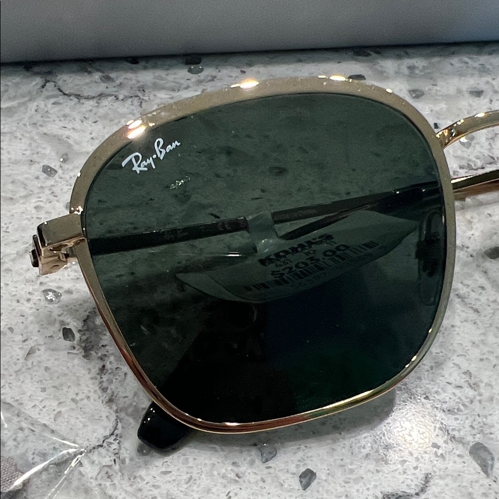 • NWT Ray-Ban Hexagonal Gold Frame with Green Lenses • - Picture 3 of 11